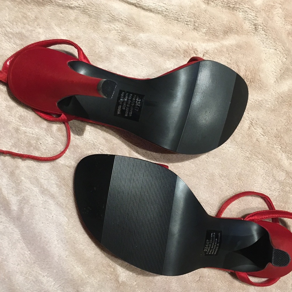 MAINFRAME Retro Red Satin Heels - Picture 7 of 12
